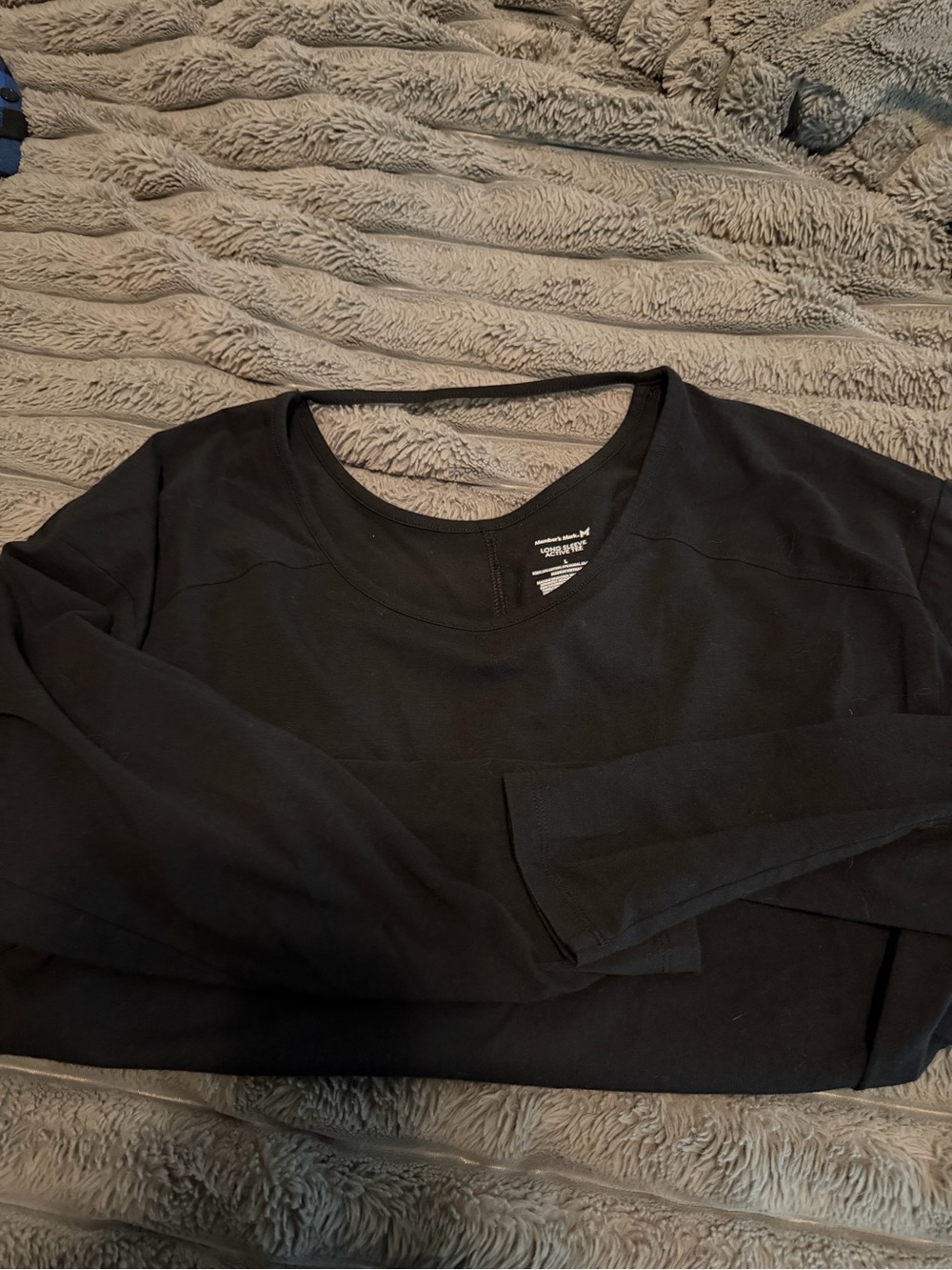 Women's Black Scoop Neck Long Sleeve Tee yoga style